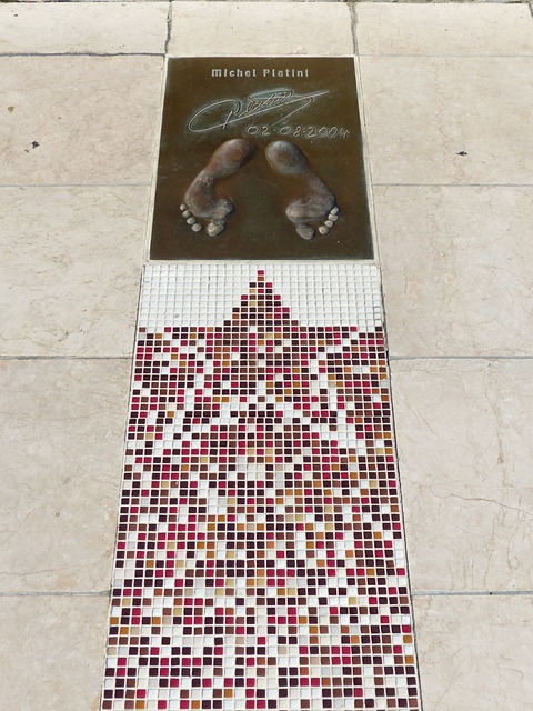 是对过去辉 是对过去辉